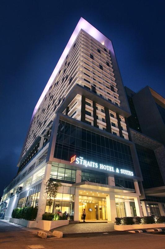 The Straits Suites By Ciconia Malacca Exteriör bild