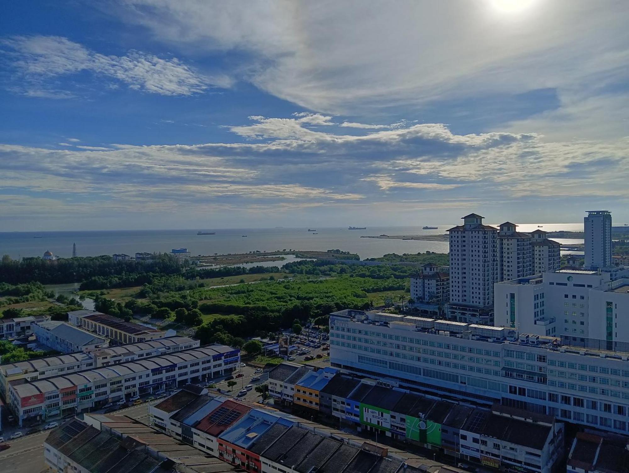 The Straits Suites By Ciconia Malacca Exteriör bild