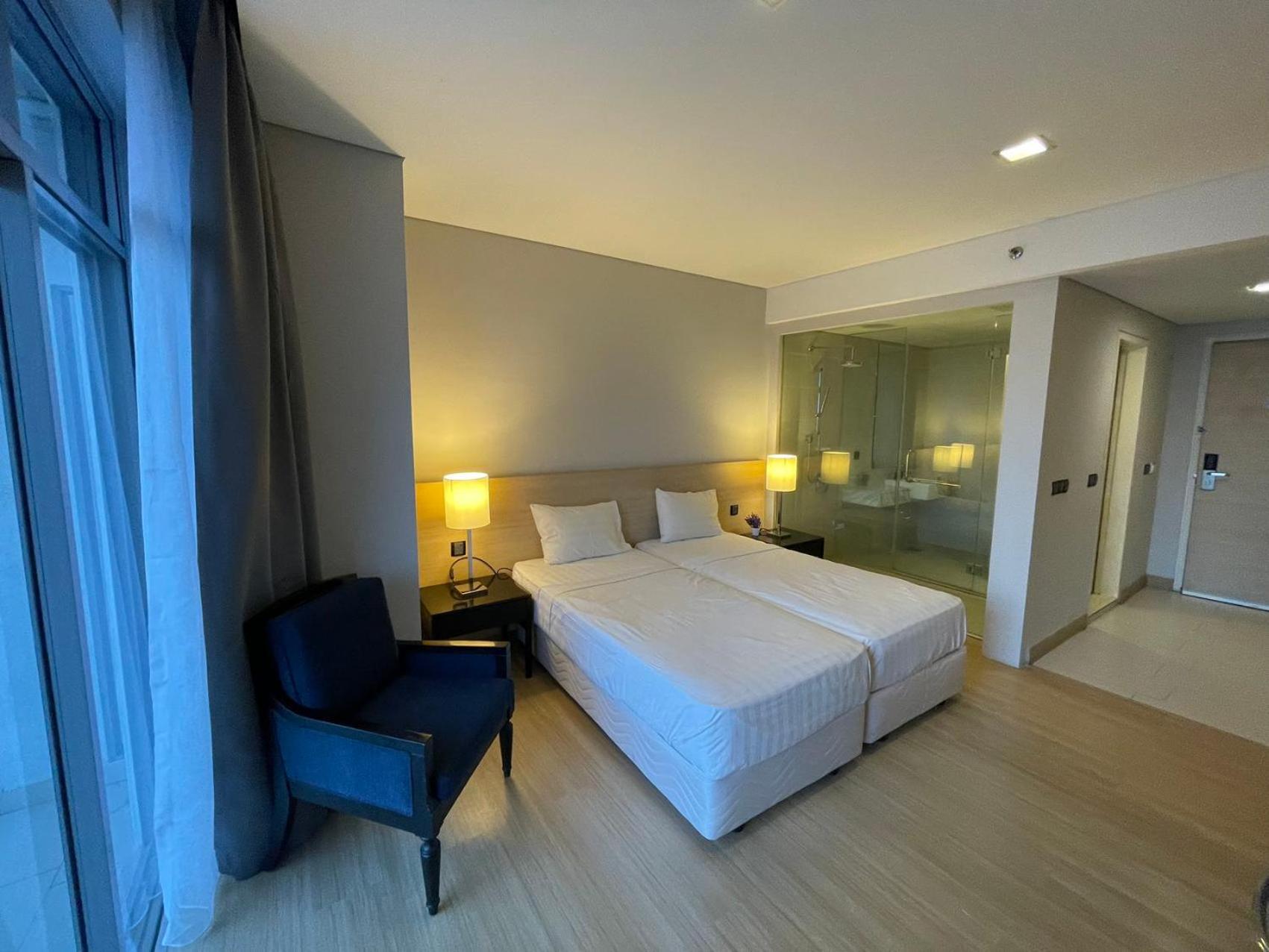 The Straits Suites By Ciconia Malacca Exteriör bild