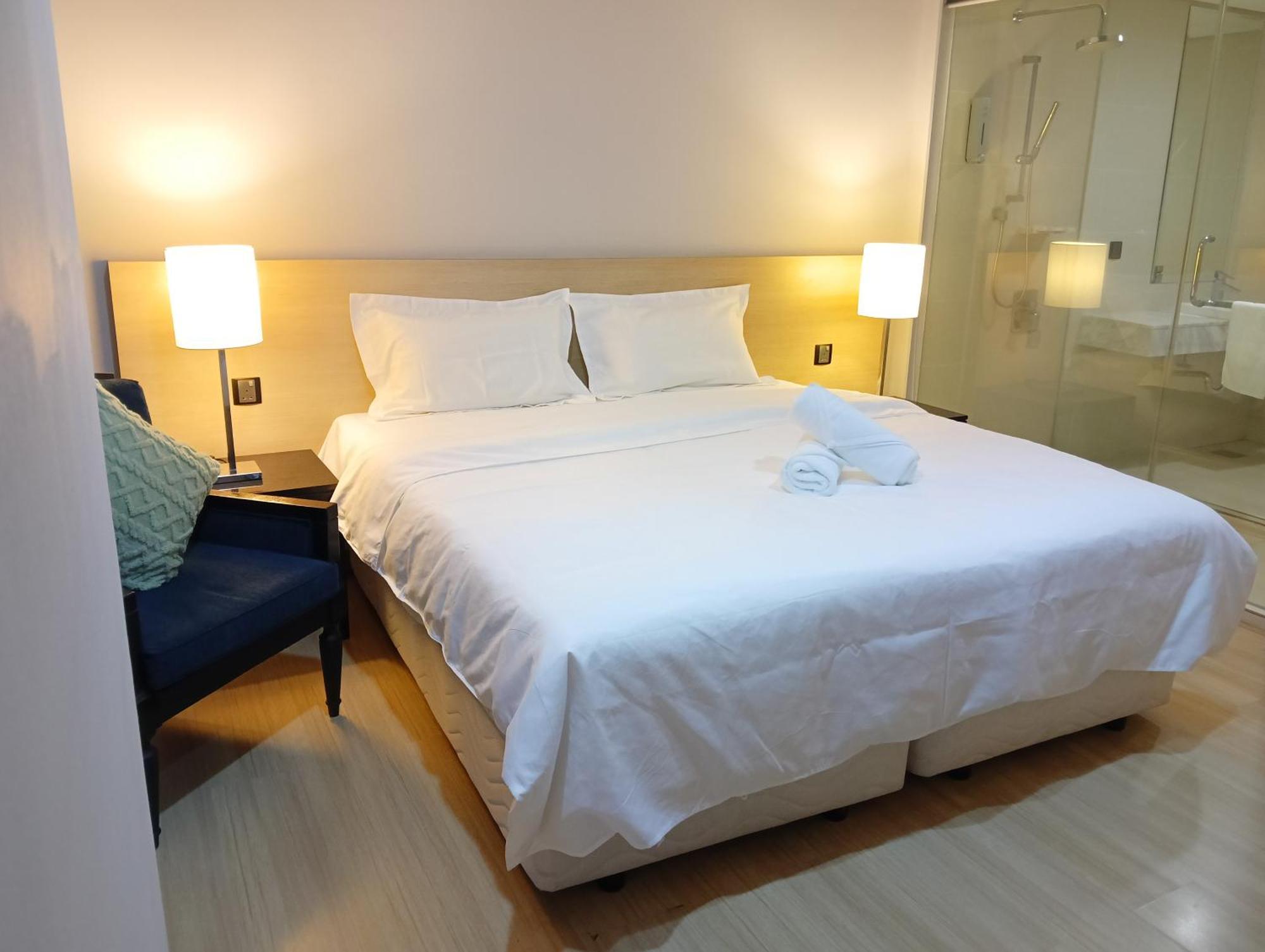 The Straits Suites By Ciconia Malacca Exteriör bild